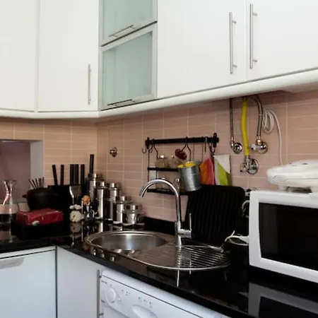 Bright In Lisbon, 70 Sqm Near Center *